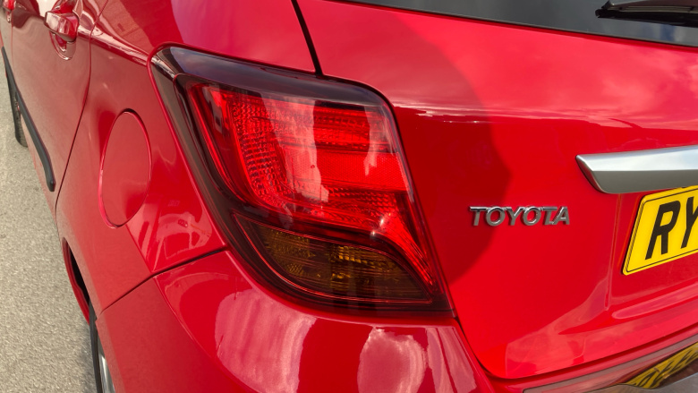 Toyota Yaris 1.5 Hybrid Icon 5dr CVT Hybrid Hatchback